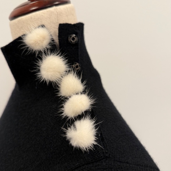 Louis Vuitton Black Cashmere Crop Sweater with Mink pom poms - Picture 2 of 6